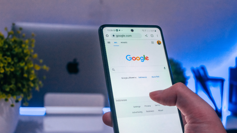 Signaler un avis Google : Protégez votre réputation en ligne Faire retirer un commentaire abusif Gérez vos critiques avec professionnalisme Contester les avis inappropriés"